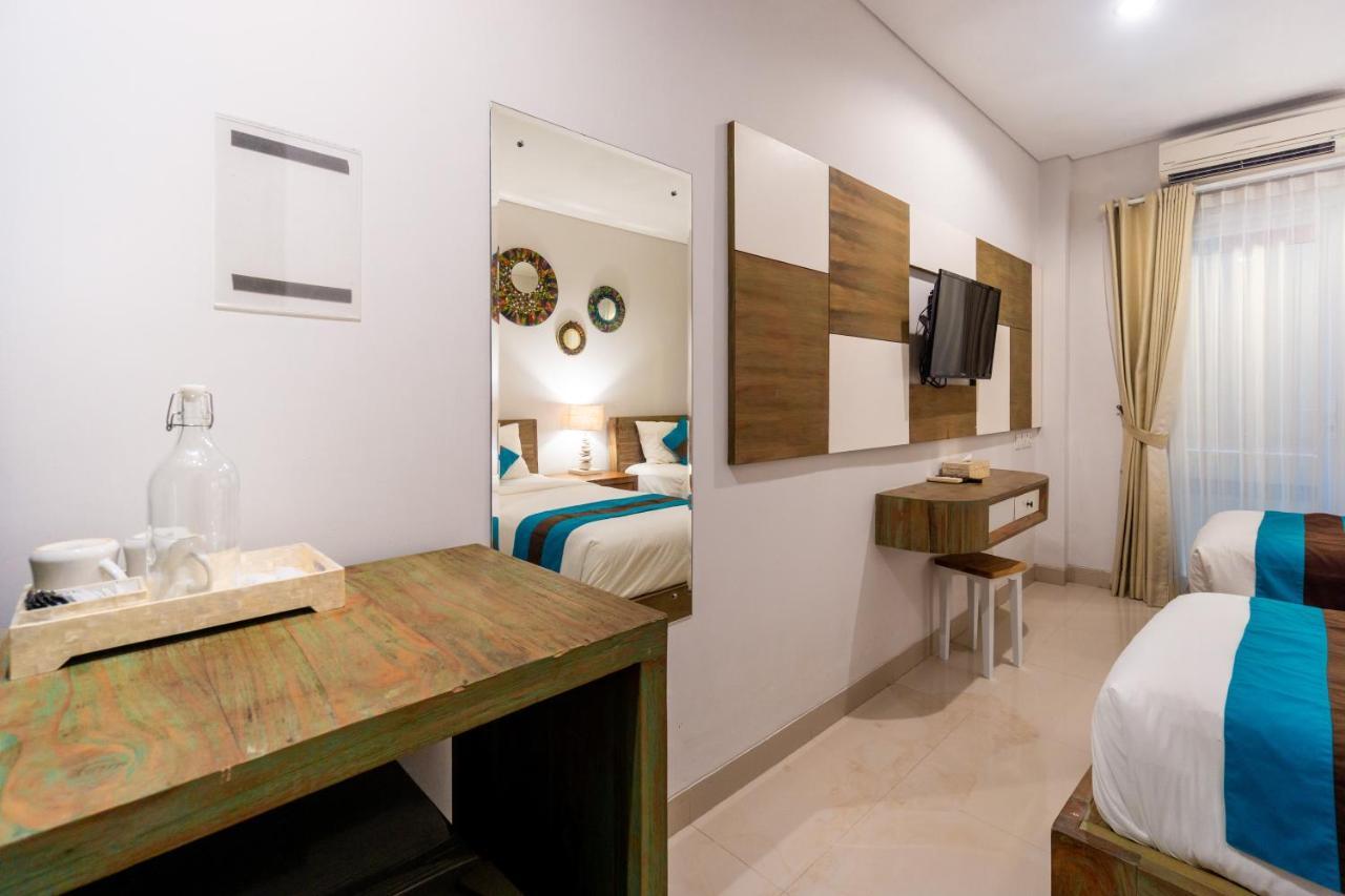 Casa Kayu Aya Hotel Seminyak Buitenkant foto