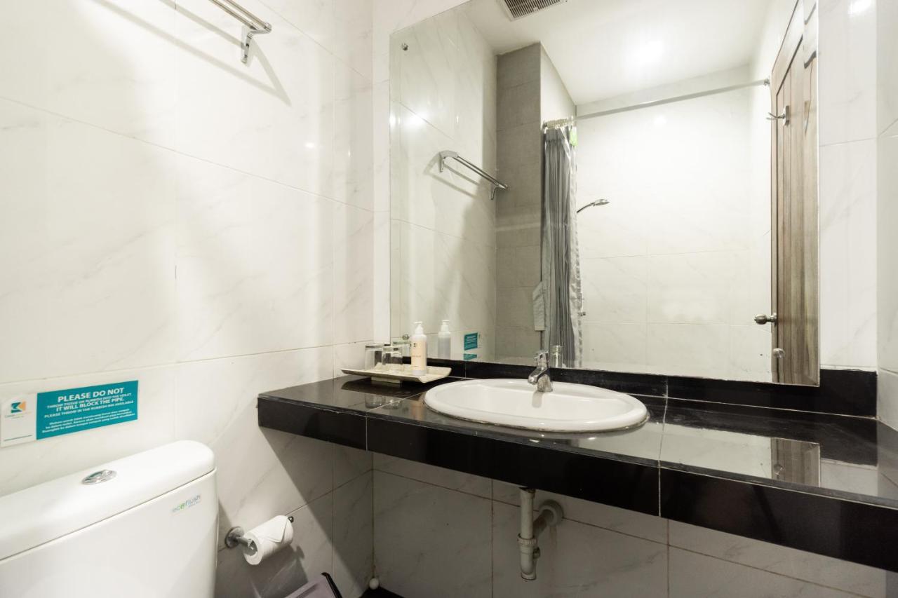Casa Kayu Aya Hotel Seminyak Buitenkant foto
