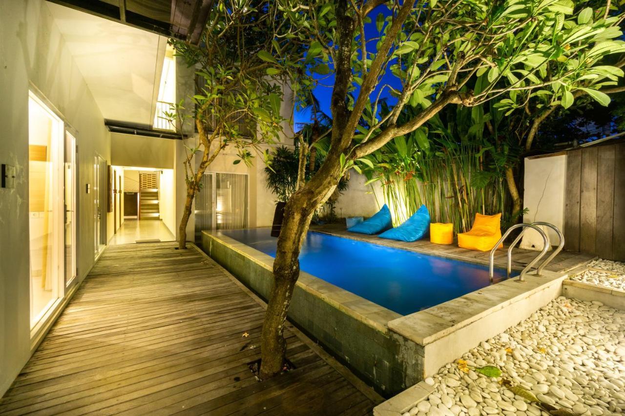 Casa Kayu Aya Hotel Seminyak Buitenkant foto