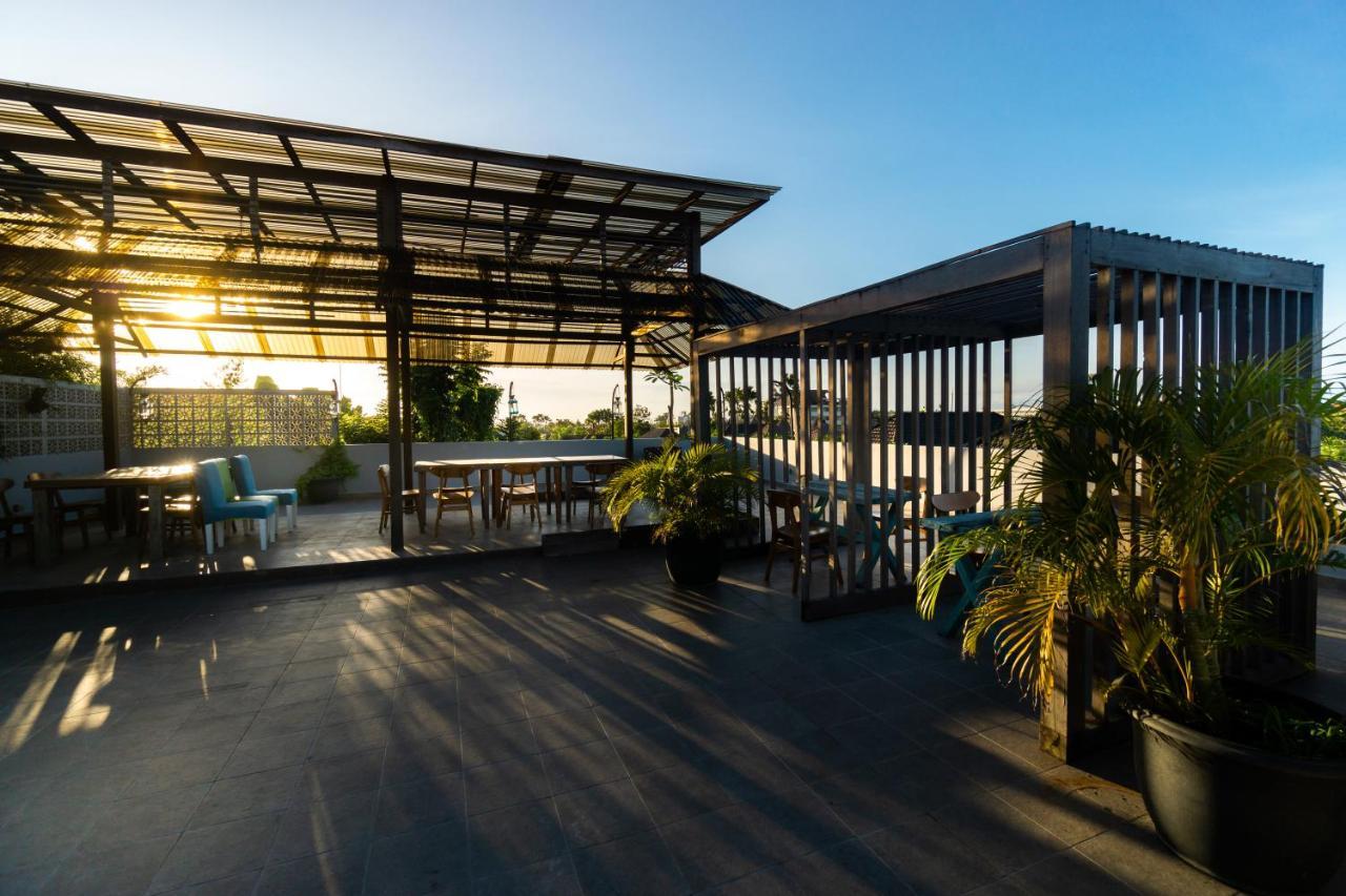 Casa Kayu Aya Hotel Seminyak Buitenkant foto