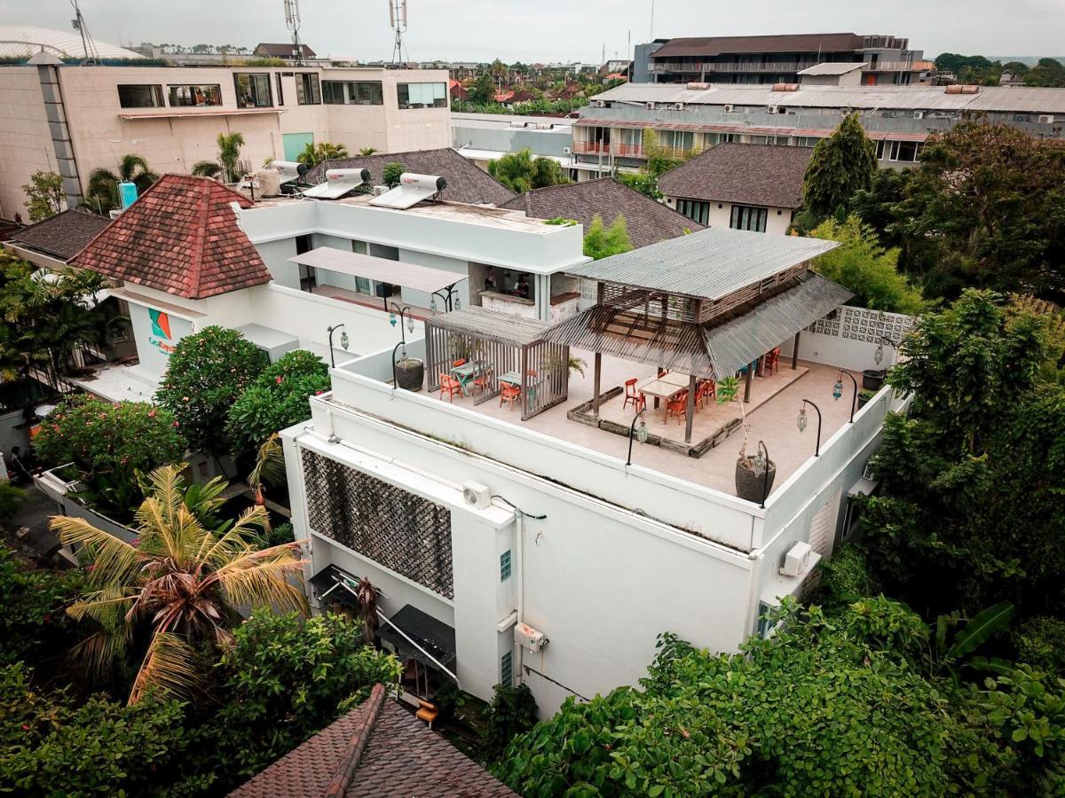 Casa Kayu Aya Hotel Seminyak Buitenkant foto